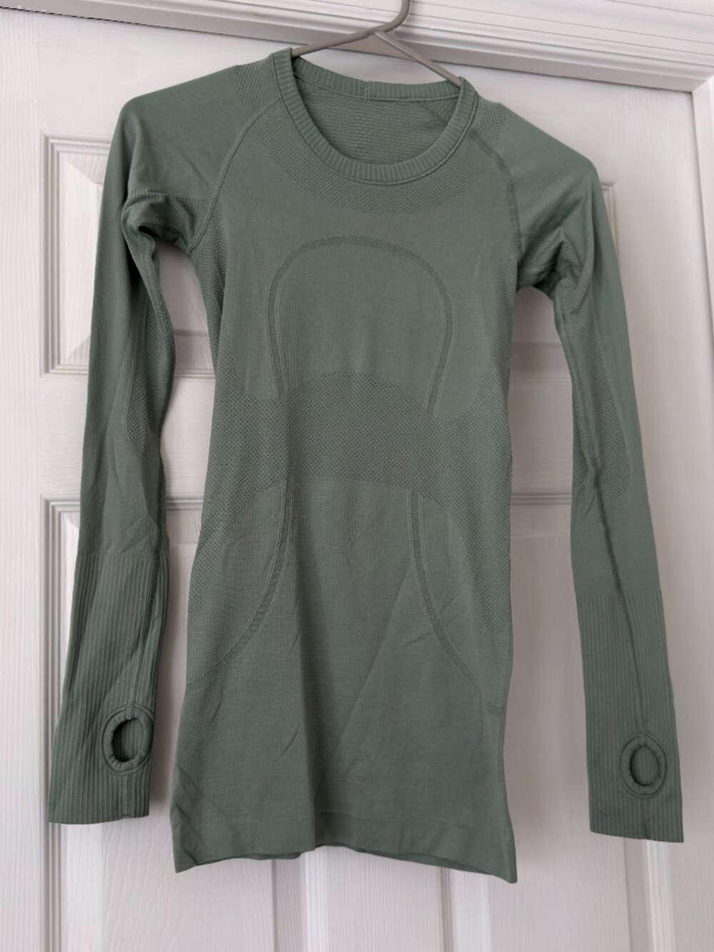 Lululemon Swiftly Tech Longsleeve Crew - Size 2 - Palm Court